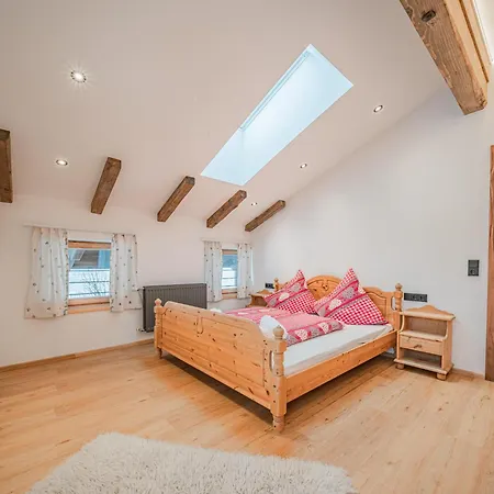 Christine Apartment *