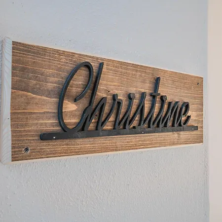 Christine Apartament *