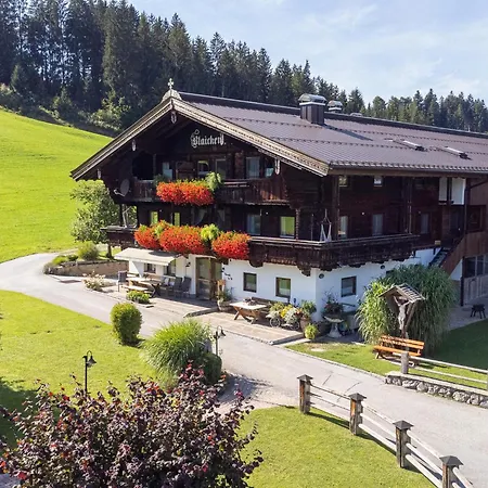 Christine Apartament